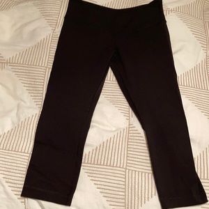 Lululemon cropped wunder under 8